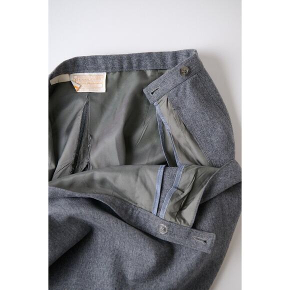 Vtg Pendleton Skirt 16 Gray 100% Wool Pleated Classic Old Money Minimalist Holes - Picture 10 of 10